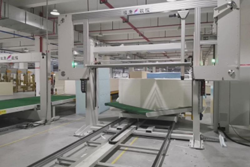Станок с ЧПУ для резки поролона, CNCHK-9.2